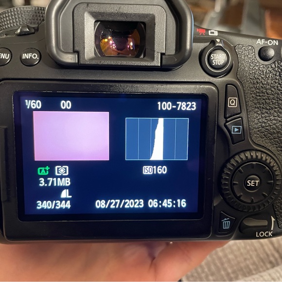 Canon EOS 70D DSLR Camera Body + Accessories - Picture 5 of 17